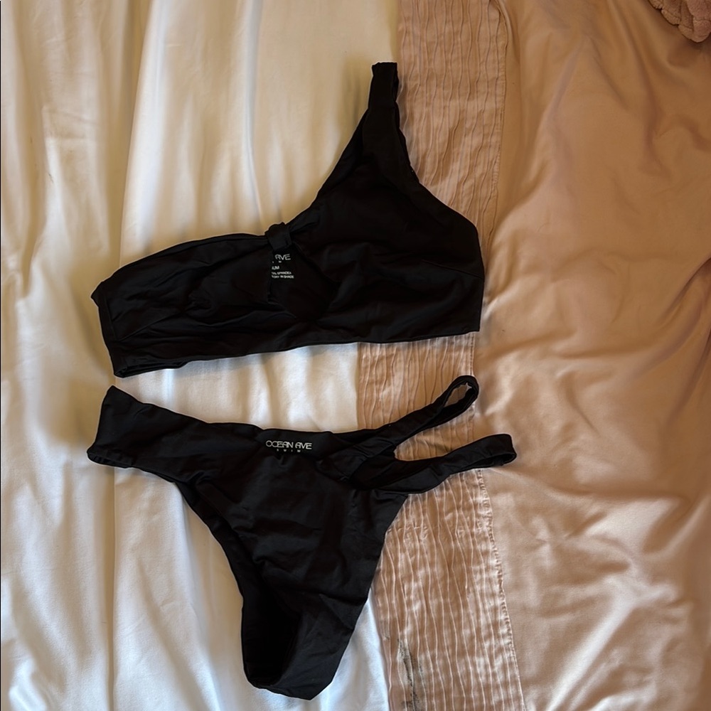 Ocean Ave Black One-Shoulder Bikini Set
